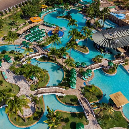 Blue Tree Thermas De Lins Resort المظهر الخارجي الصورة Aerial view of the water park
