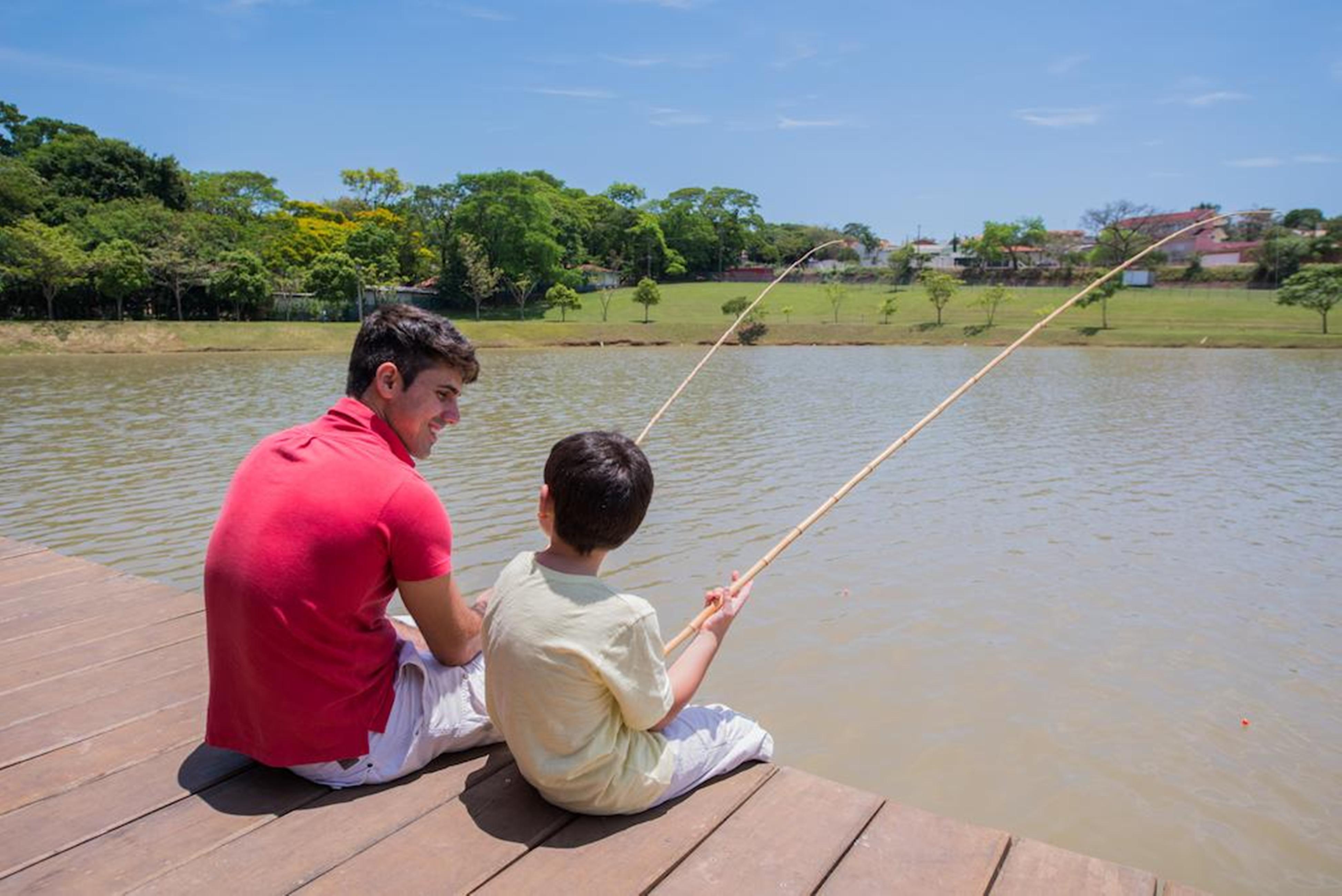 Blue Tree Thermas De Lins Resort المظهر الخارجي الصورة Fishing at the lake
