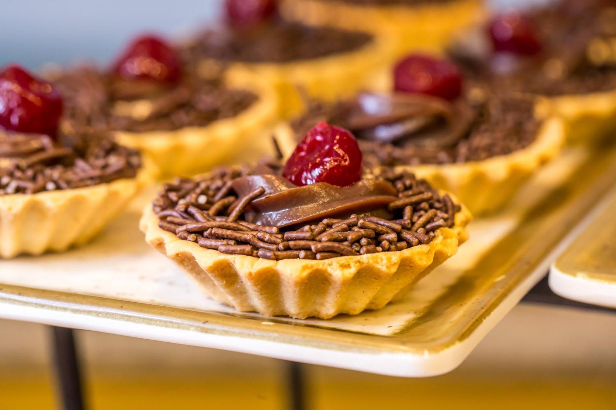 Blue Tree Thermas De Lins Resort المظهر الخارجي الصورة Chocolate tart