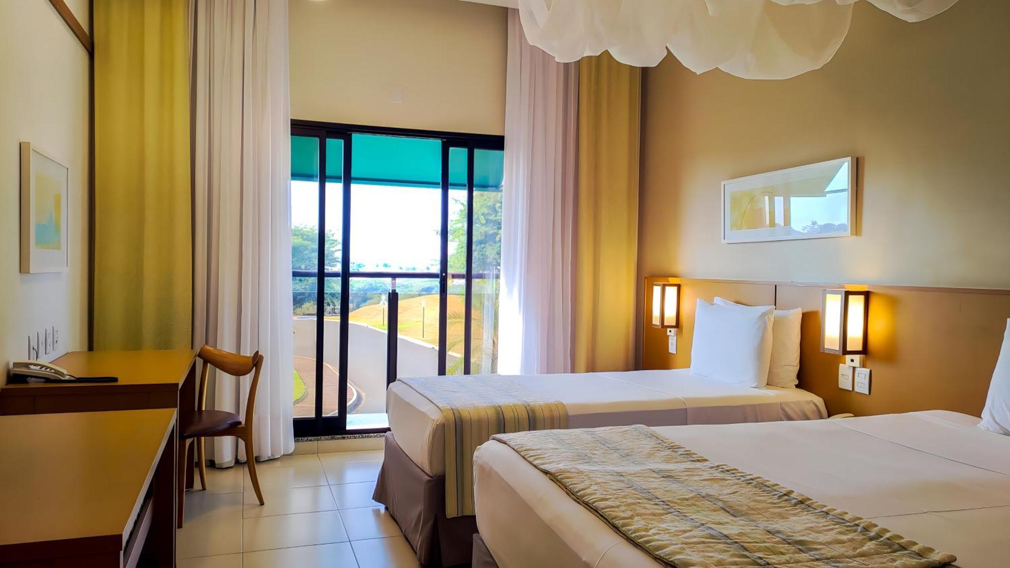 Blue Tree Thermas De Lins Resort المظهر الخارجي الصورة A room at the hotel